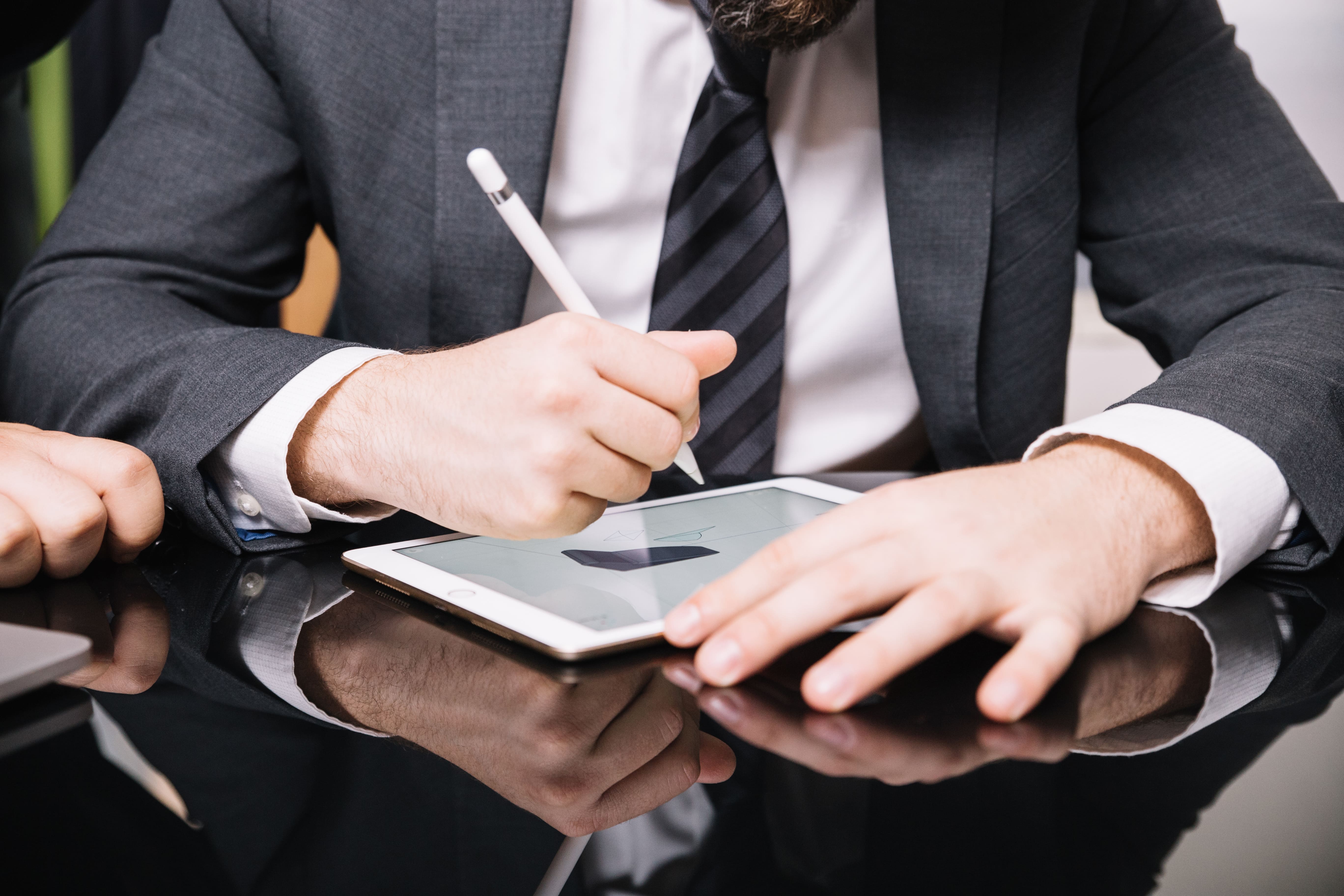 Person signing PDF document digitally